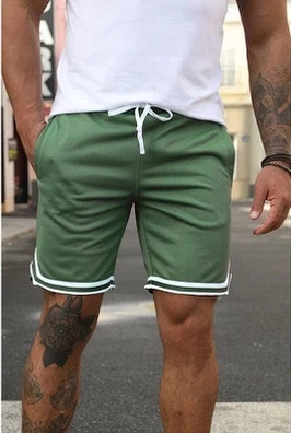 กางเกงขาสั้นผู้ชาย Striped Trim Drawstring Pocketed